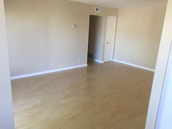 5th image of 642 Kirkland Dr APT 6