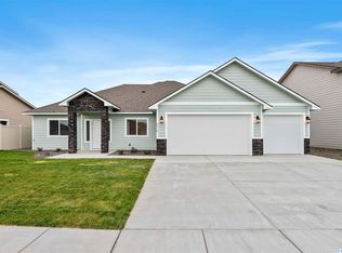 4416 Sumas Ln, Pasco, WA 99301