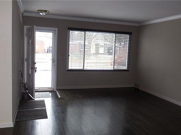 3rd image of 3516 Greenway Ave