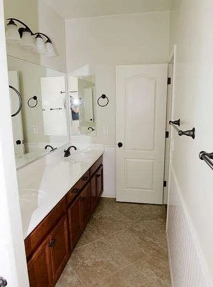 4175 E Erie St — Photo 16