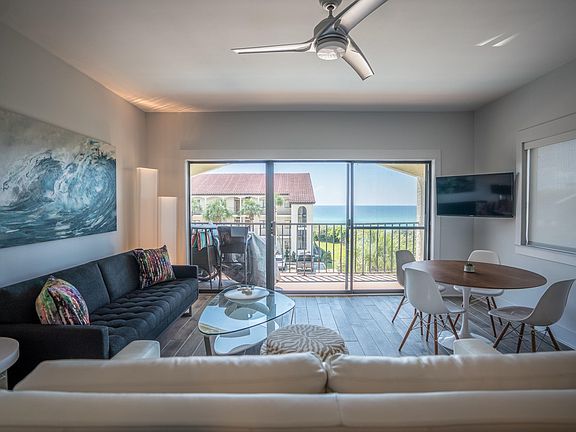 Palms B-9 Living Room