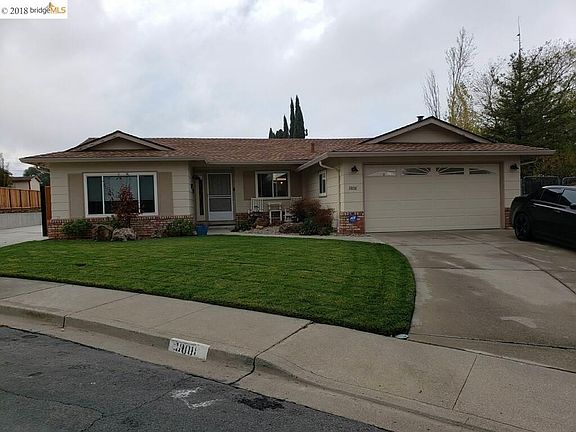 3rd image of 3808 Malibu Pl