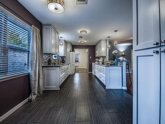 4th image of 13731 Piping Rock Ln