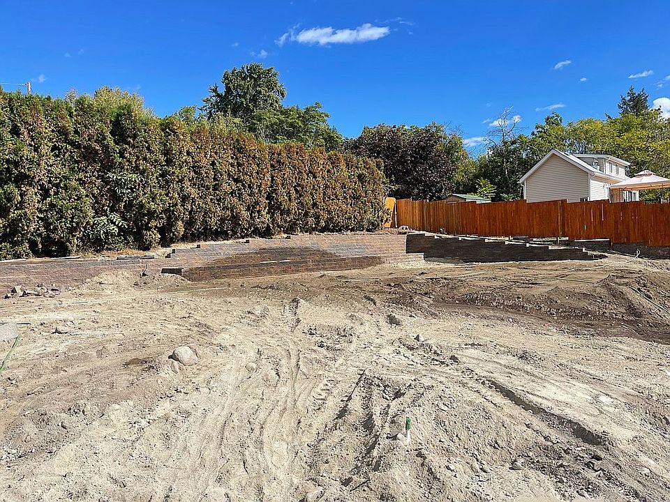 2nd image of 41 Kokanee Ln