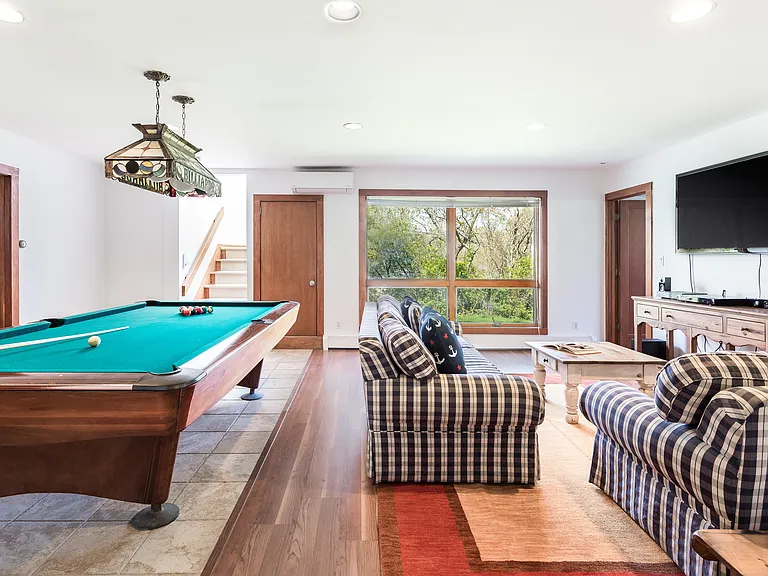 657 Old Montauk Hwy — Photo 17