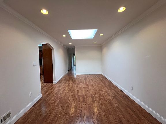 5th image of 1438 36th Ave