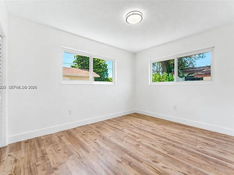 321 NW 56th Ave — Photo 17