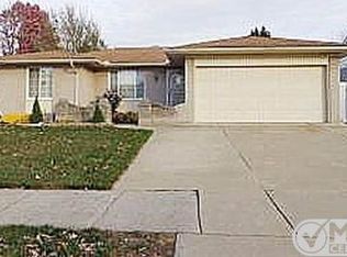 9731 Sharon St, Taylor, MI 48180