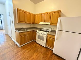 424 E 83rd St APT 1E, New York, NY 10028