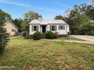 411 S Maple St, Maryville, TN 37803