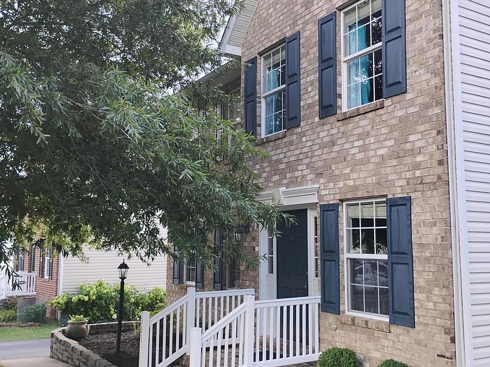 1st image of 305 Sequoia Cir NW