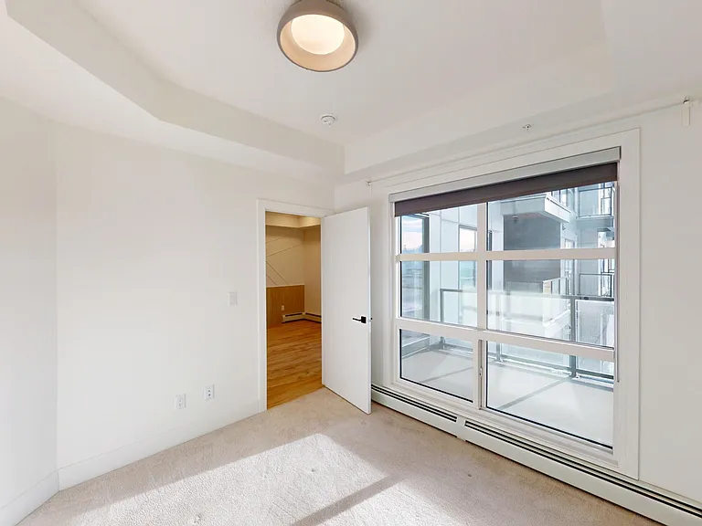 208 Dieppe Dr SW — Photo 8