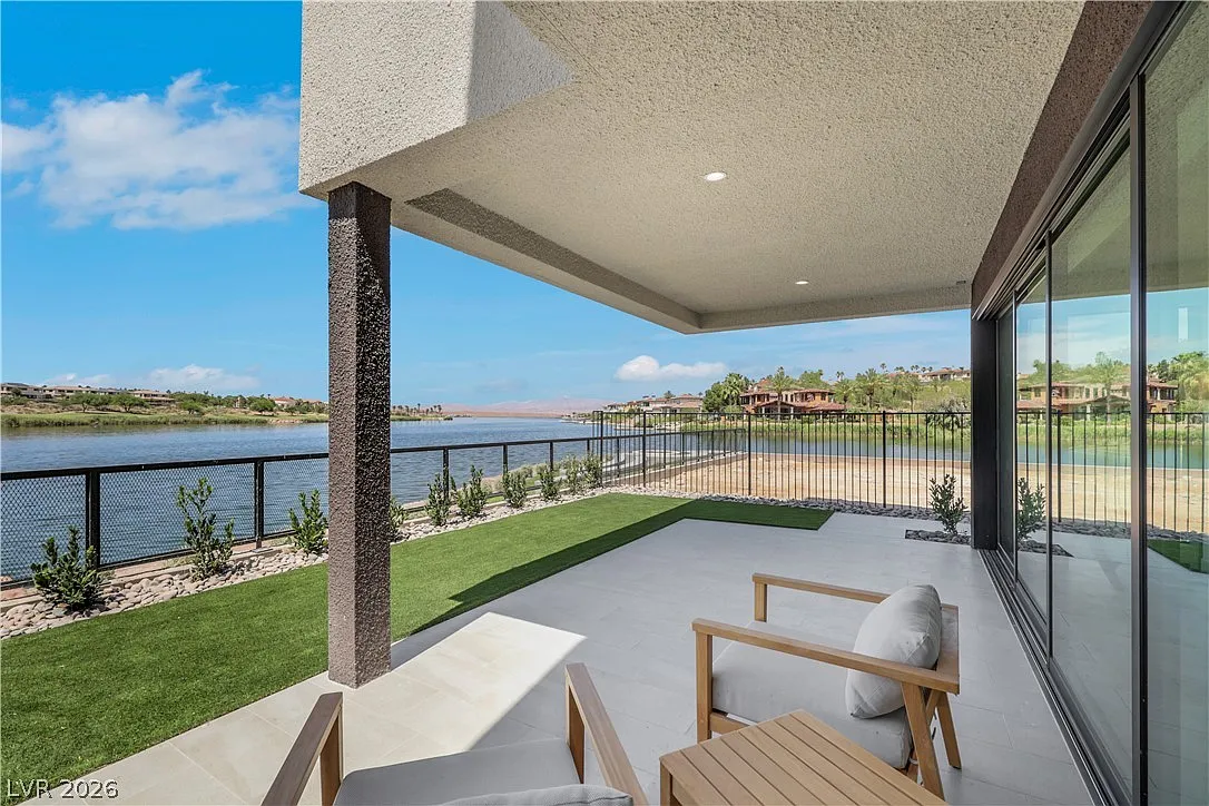 4 bed, 3.5 bath, 3501 sqft, $10,000 — Photo 3