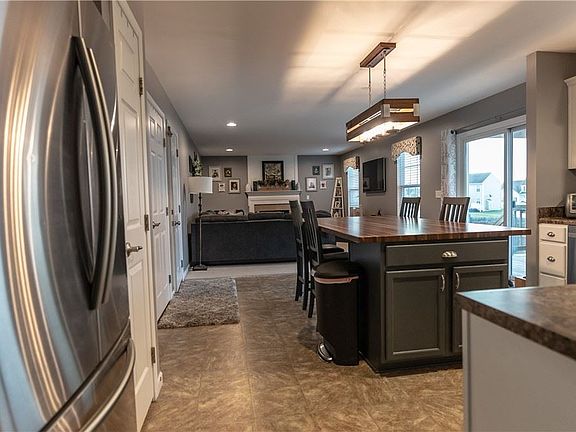 3rd image of 5470 Lucknow Dr