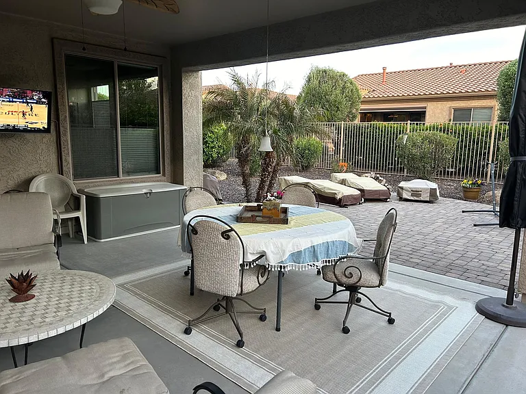E Donato Dr — Photo 8