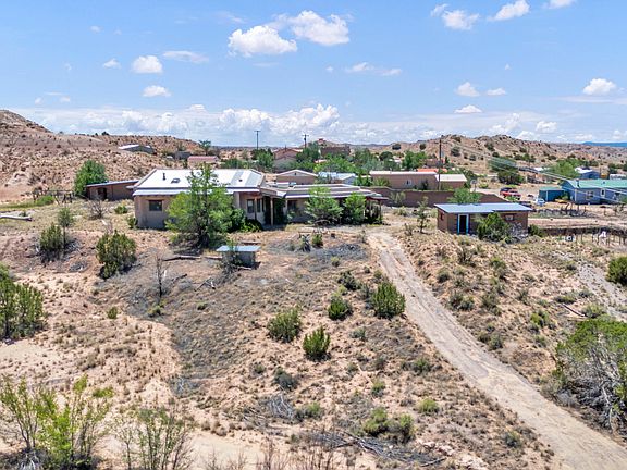 4th image of 17 Sombrillo Ln