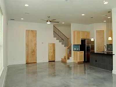 4605 Avenue B — Photo 3