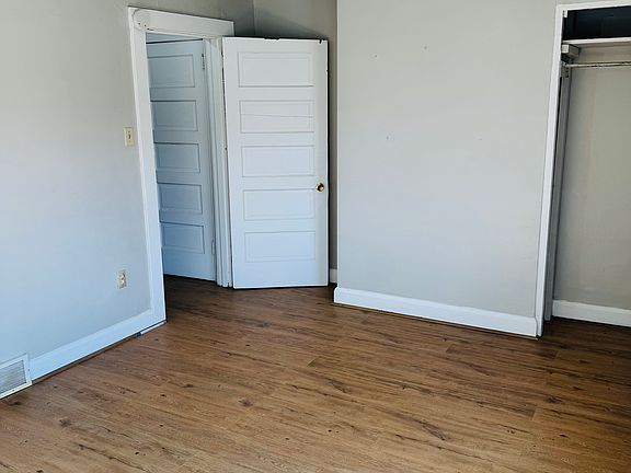 5th image of 828 Vankirk St