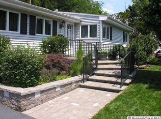 20 Stanford Dr, Hazlet, NJ 07730