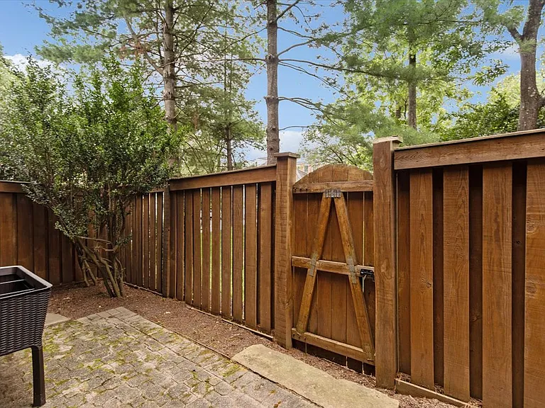 10363 Gershwin Ct — Photo 34