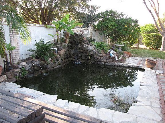2nd image of 2207 Royal Palm Dr