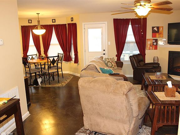 5th image of 1113 Fox Chase Dr