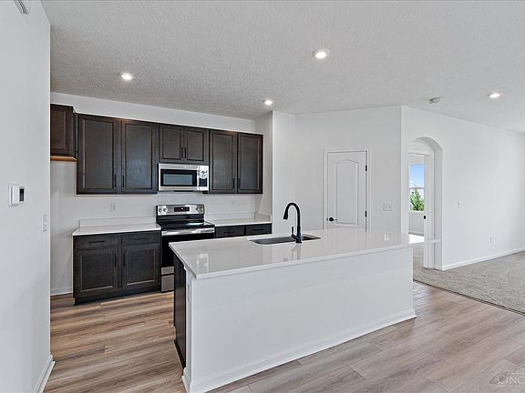 3rd image of 411 Summerlyn Farms Ct