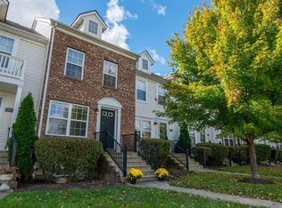 1199 Hollytree Ln, Westerville, OH 43081