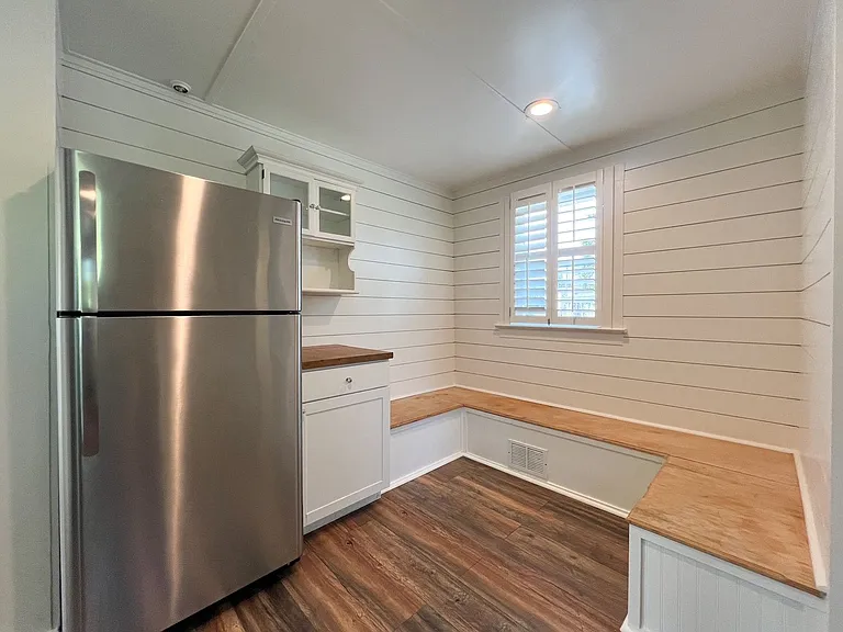 934 Clinton St — Photo 22