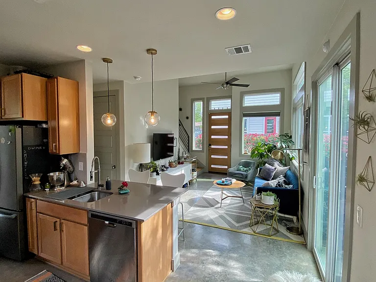 1709 Madison Ave — Photo 10