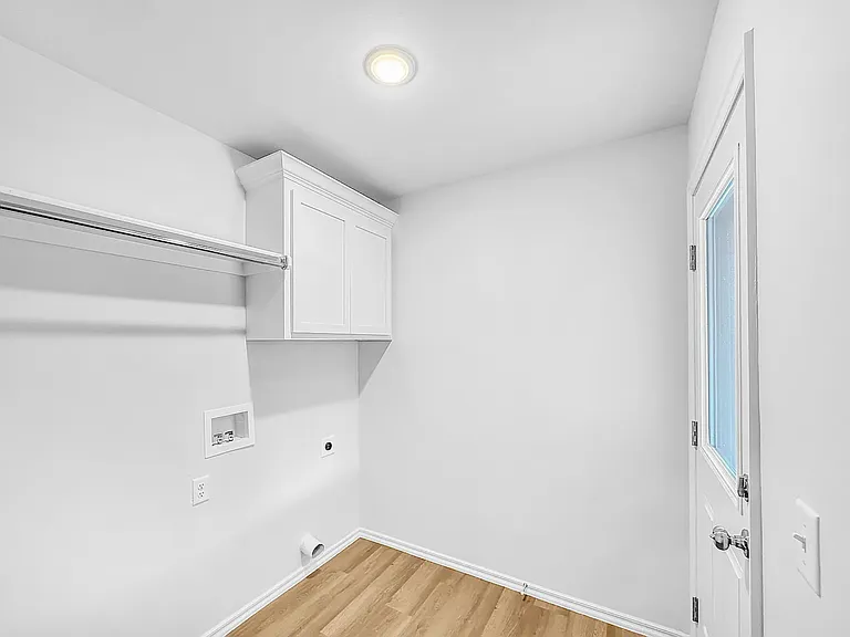 3307 S 23rd St — Photo 3