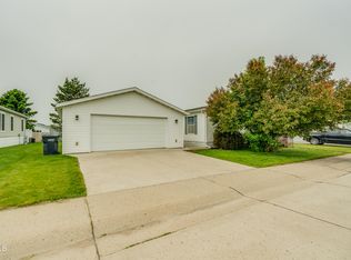 5105 Redcoat Loop, Bismarck, ND 58503