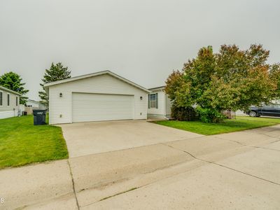 5105 Redcoat Loop, Bismarck, ND, 58503