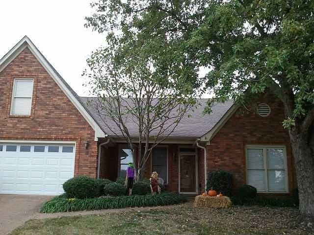 1st image of 1936 Bohemia Dr