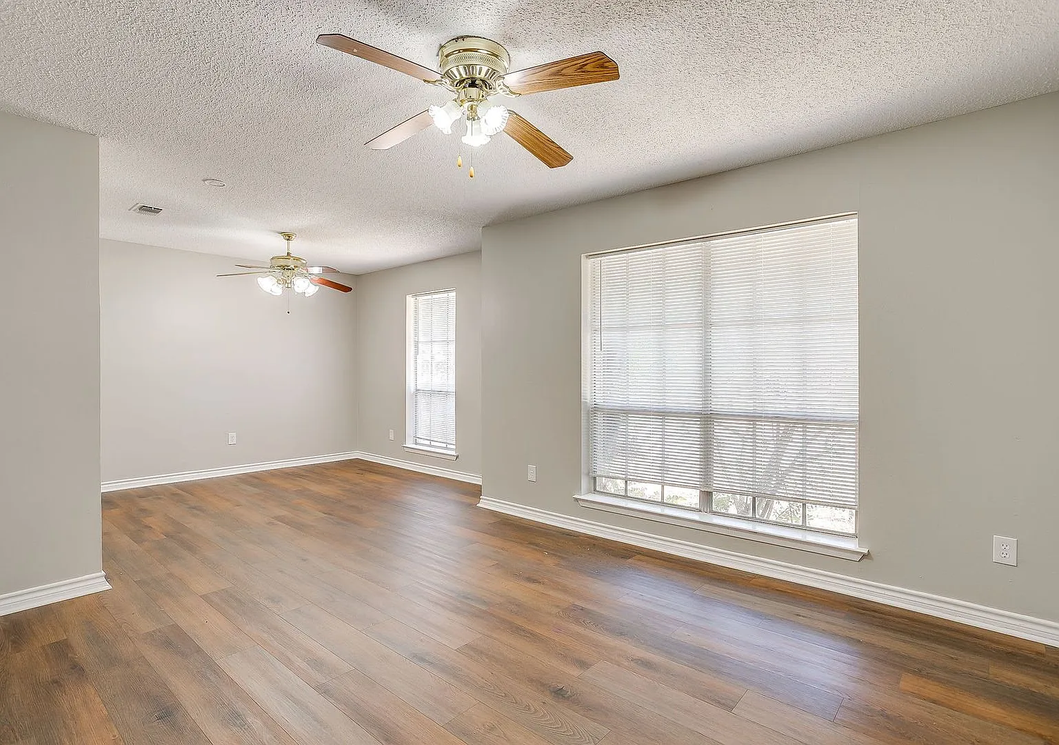 Spacious 4 Bed, 2 Bath Home Ready for New Tenants- Wedgwood- 76133 — Photo 4