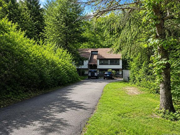 3rd image of 383 Route 32