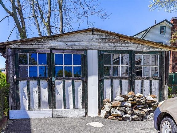 3rd image of 4615 Wilder Ave