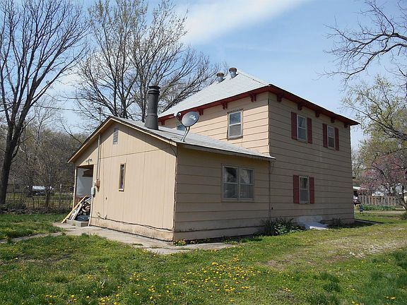 3rd image of 221 Hays St