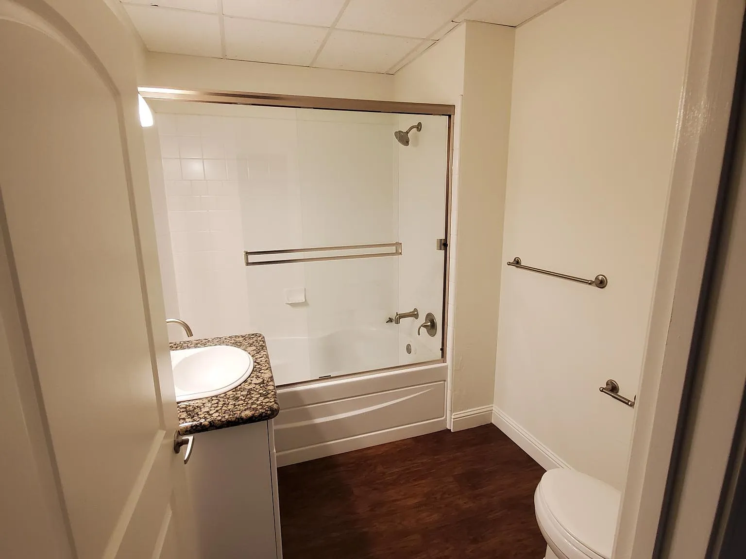 Studio, 715 sqft, $1,600 — Photo 4