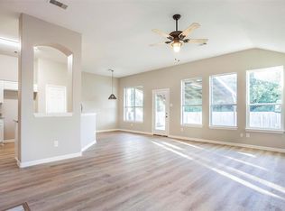 687 Columbia St, Alvin, TX 77511