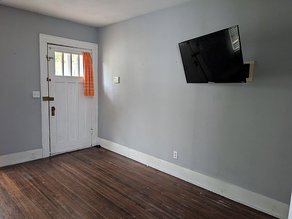 3rd image of 325 Virginia Ave