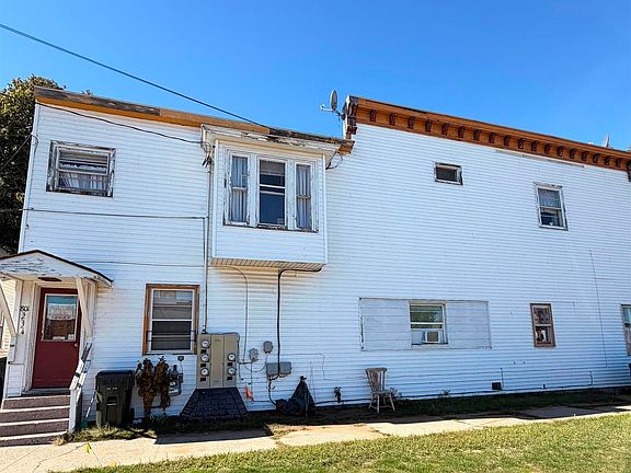 2nd image of 801 1st Ave S