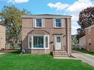 640 Rose Ave, Des Plaines, IL 60016