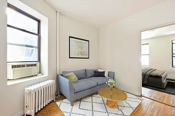 Rented by R New York | media 2