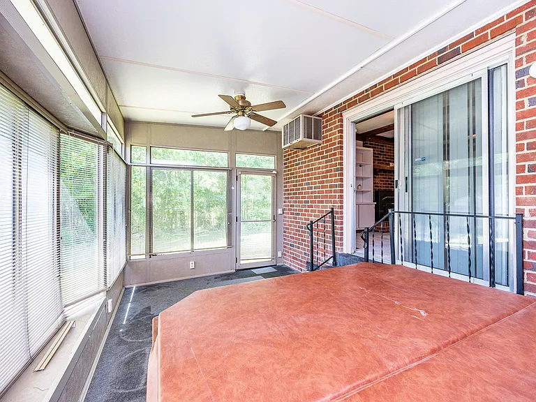 10912 London Dr — Photo 31