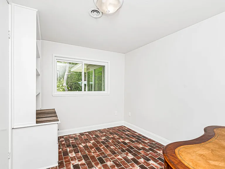 8245 Rainbow Dr — Photo 10