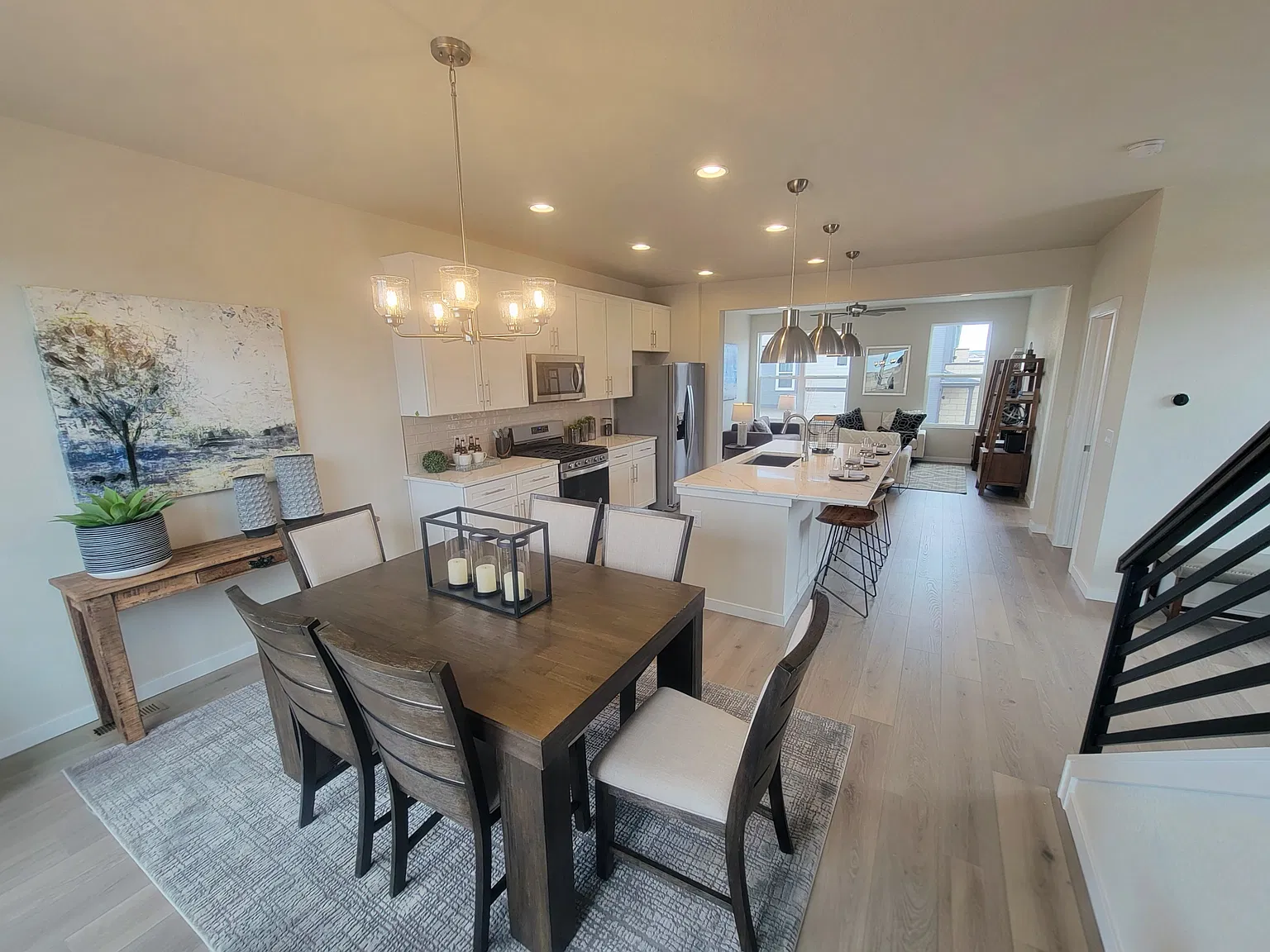 4 bed, 3.5 bath, 1996 sqft, $2,695 — Photo 3