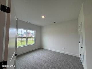 4th image of 322 Eastwood Drive