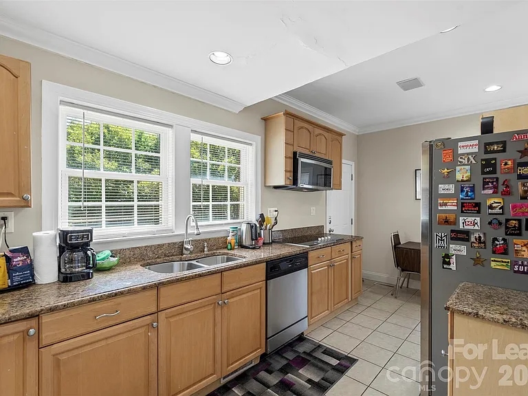 703 S Summit Ave #2 — Photo 16