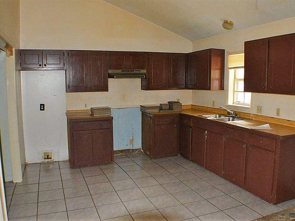 3rd image of 197 Megan Dr